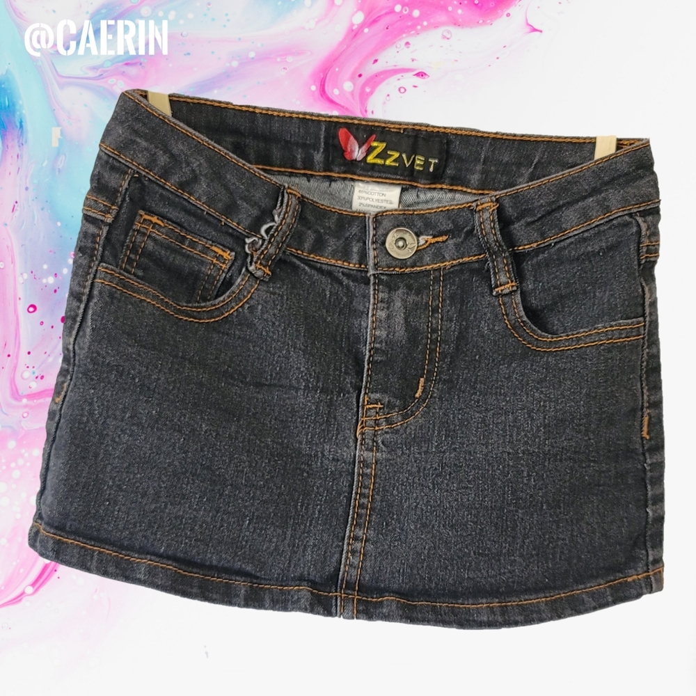 Girl's mini denim skirt